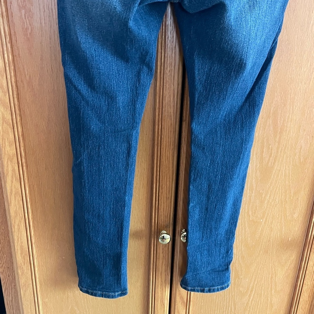 UWO Embroidered back pockets Blue Jeans size 9 inseam 29” - Picture 6 of 8
